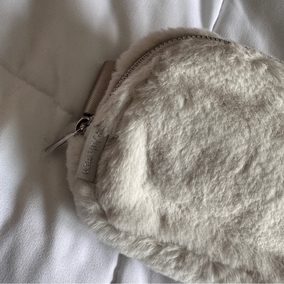 Everywhere Belt Bag Plush Fleece - Bone Silver - Picture 6 of 8